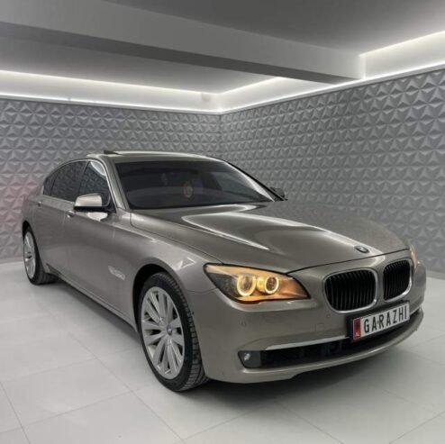 Tirane, shes makine BMW 740Li Viti 2012