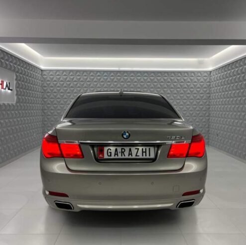 Tirane, shes makine BMW 740Li Viti 2012