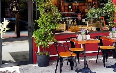 Napoleon Wine&Spirits ofron vend pune prezantuese / shitese