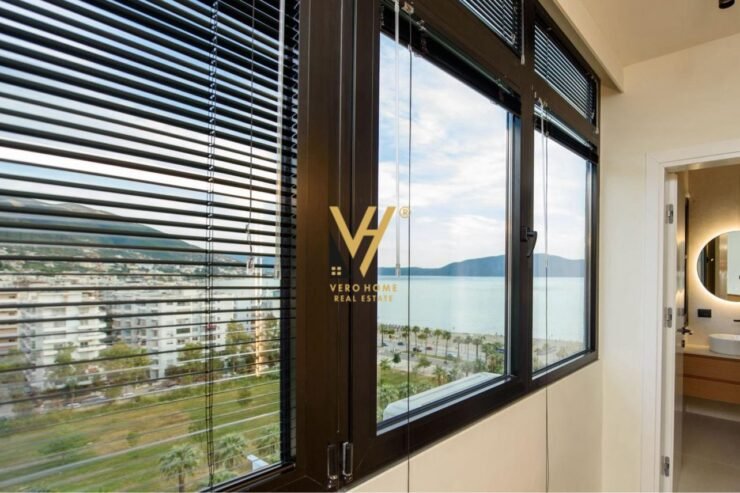 1+1 & STUDIO NE LUNGOMARE, VLORE 330.000 EURO