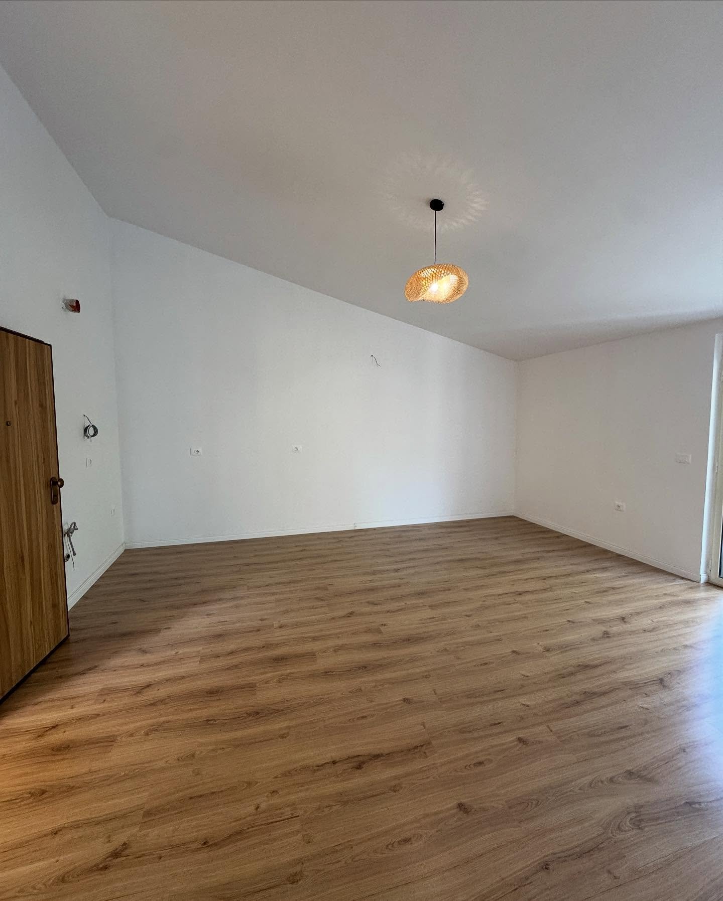 💥Shitet apartament 1+1 ne zone kompleksi,Qerret💥