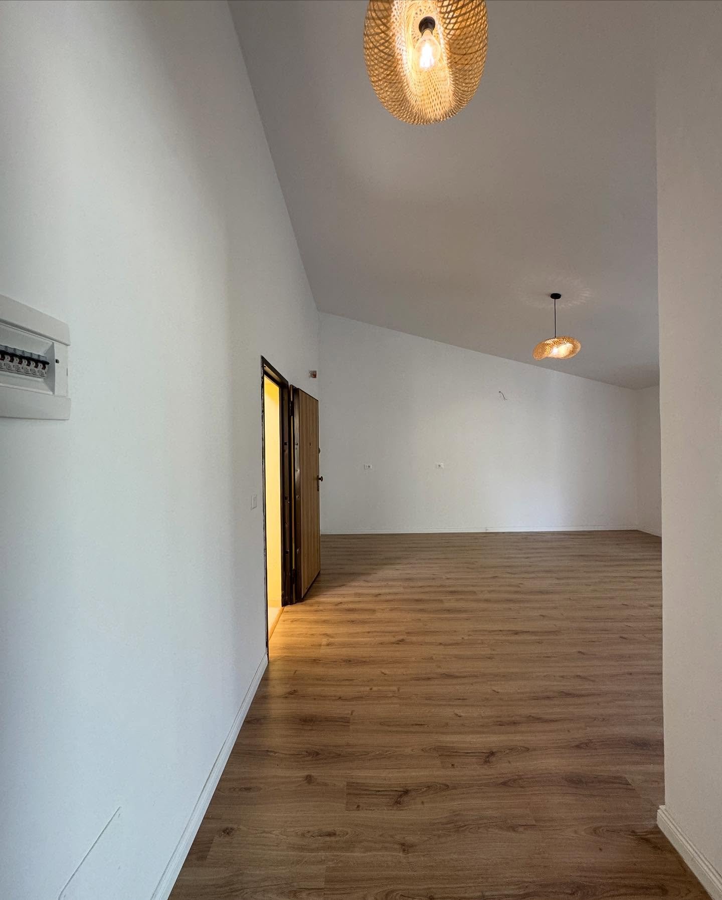 💥Shitet apartament 1+1 ne zone kompleksi,Qerret💥