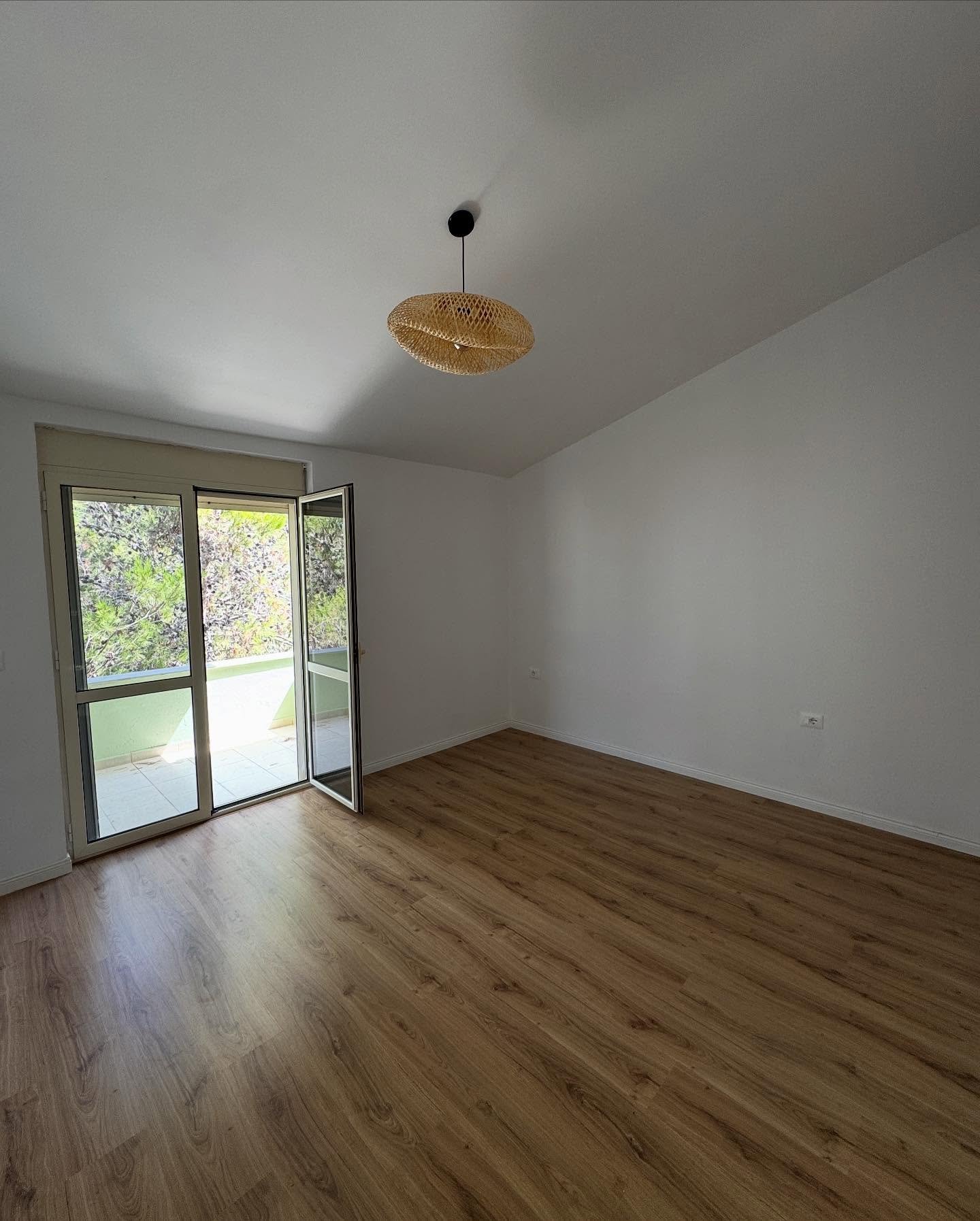 💥Shitet apartament 1+1 ne zone kompleksi,Qerret💥