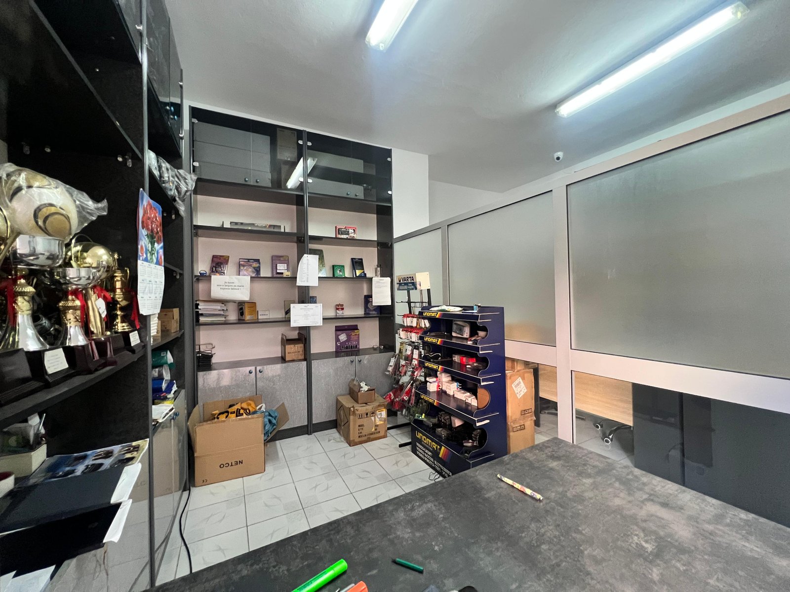 Jepet me qira Ambient Biznesi, “Rruga e Kavajes”,