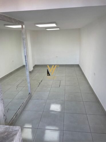 AMBIENT BIZNESI 90 M2 ME QERA TE SELVIA 900 EURO