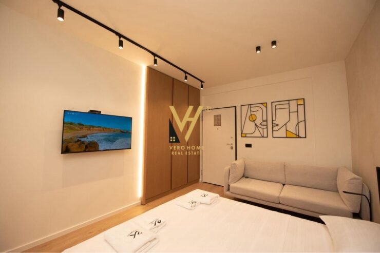1+1 & STUDIO NE LUNGOMARE, VLORE 330.000 EURO