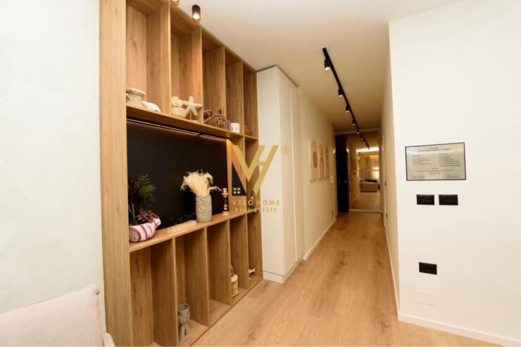 1+1 & STUDIO NE LUNGOMARE, VLORE 330.000 EURO