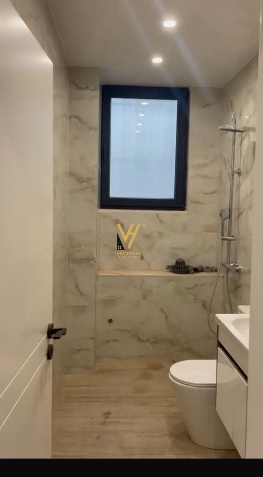 DYQAN 50 M2 ME QERA TE STADIUMI DINAMO 700 EURO