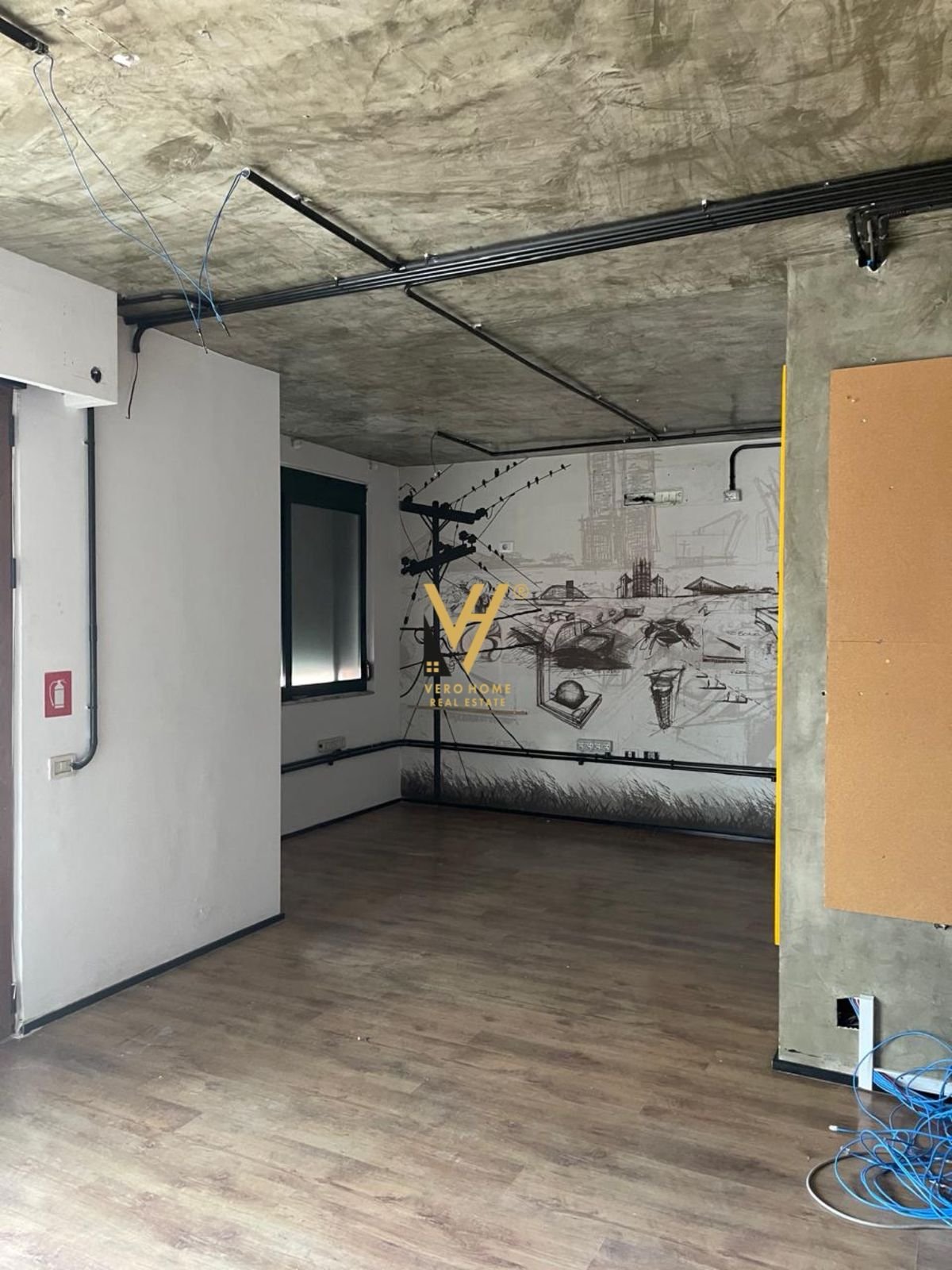 AMBIENT ME QERA NE MYSLYM SHYR 1.100 EURO