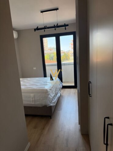 2+1+BLK ME QIRA TE 21 DHJETORIT 750 EURO
