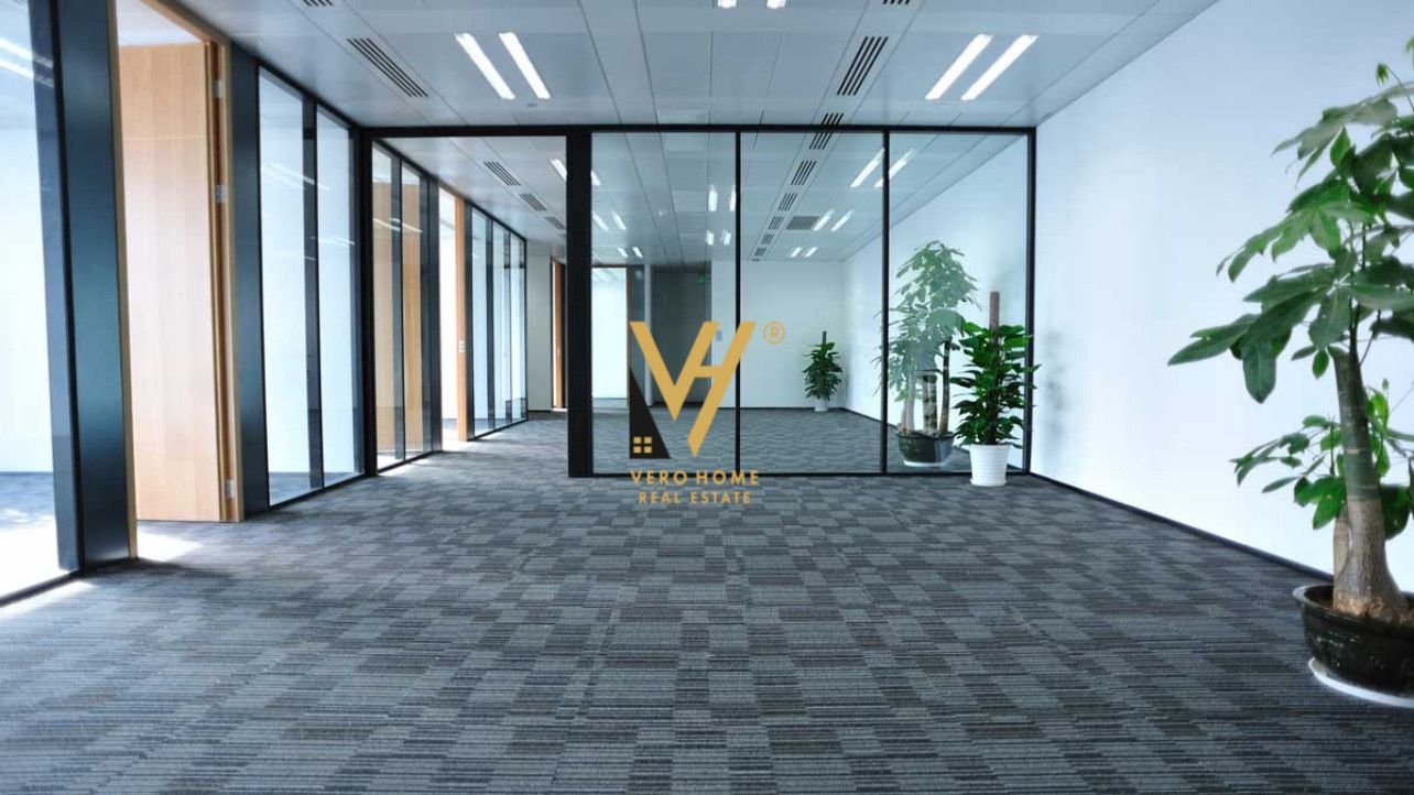 ZYRE 80 M2 ME QERA TE RRUGA E DURRESIT 1.500 EURO