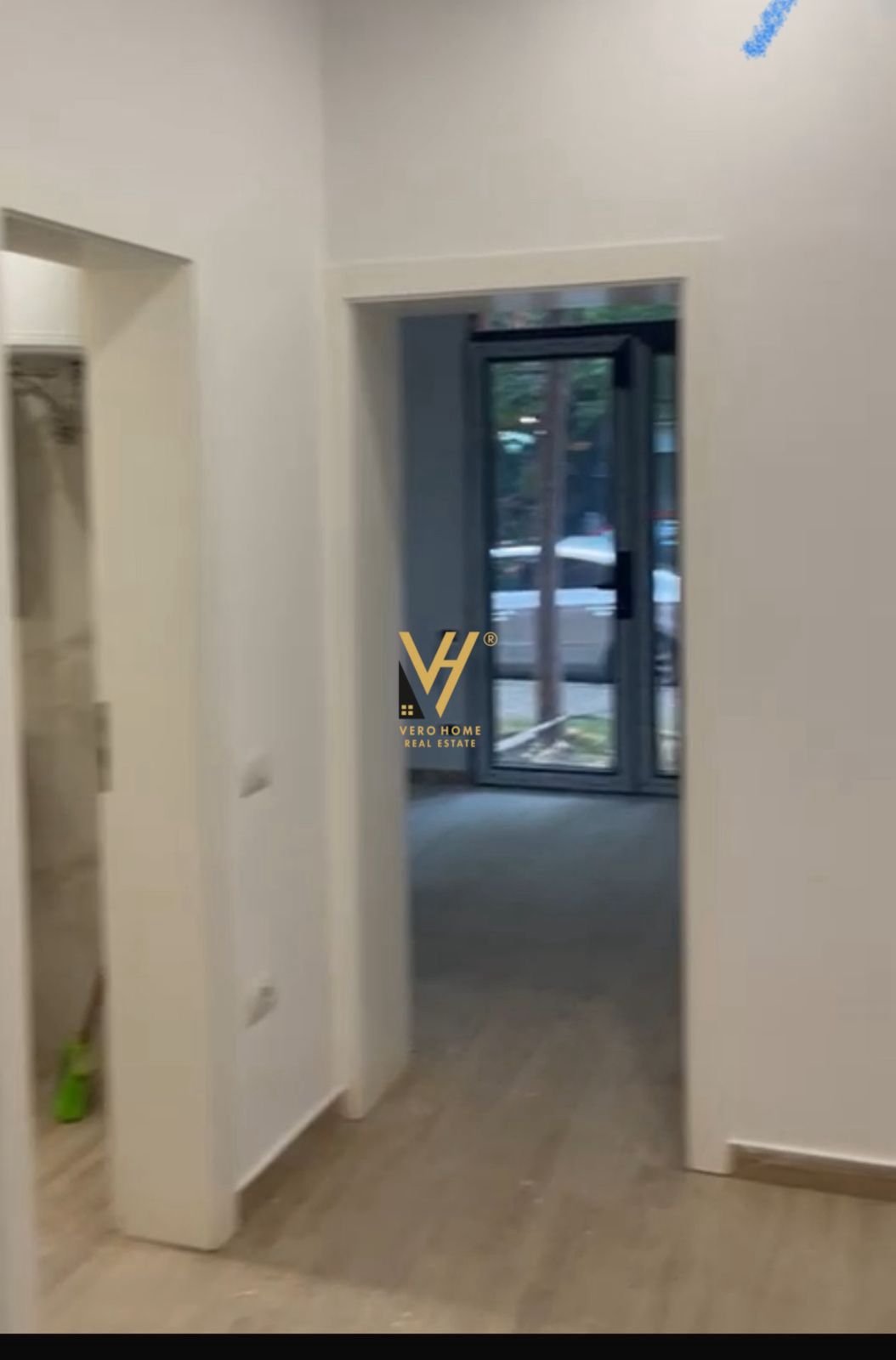 DYQAN 50 M2 ME QERA TE STADIUMI DINAMO 700 EURO