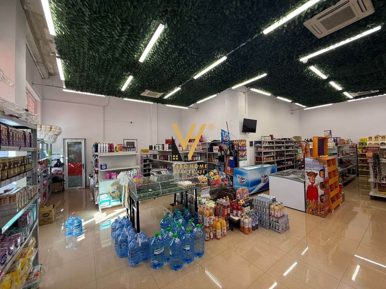 SUPERMARKET TE STACIONI I TRENIT 1.400 EURO