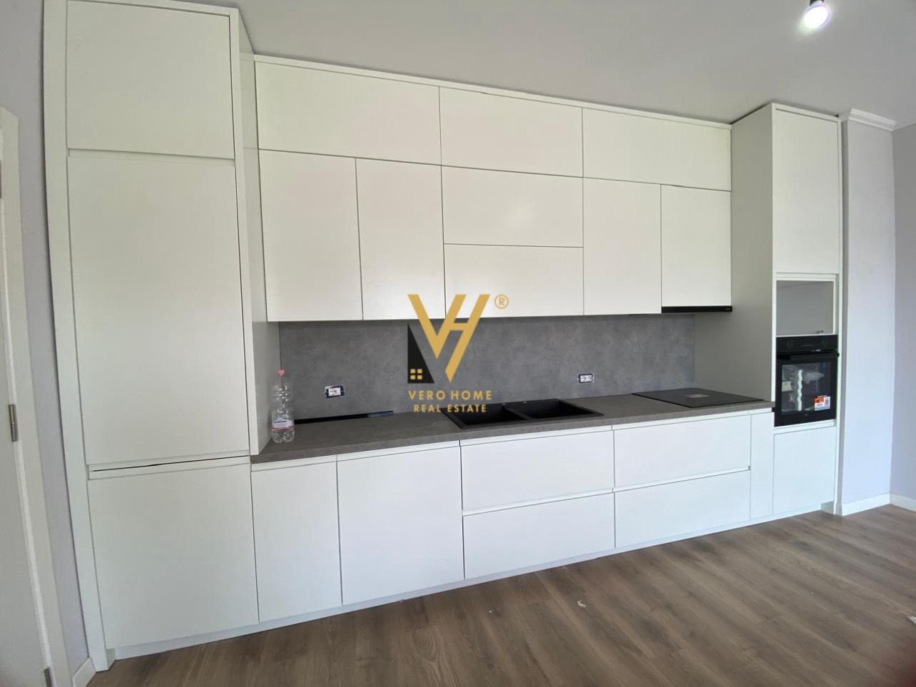 ZYRE 90 M2 ME QERA TEK BULEVARDI I RI 550 EURO