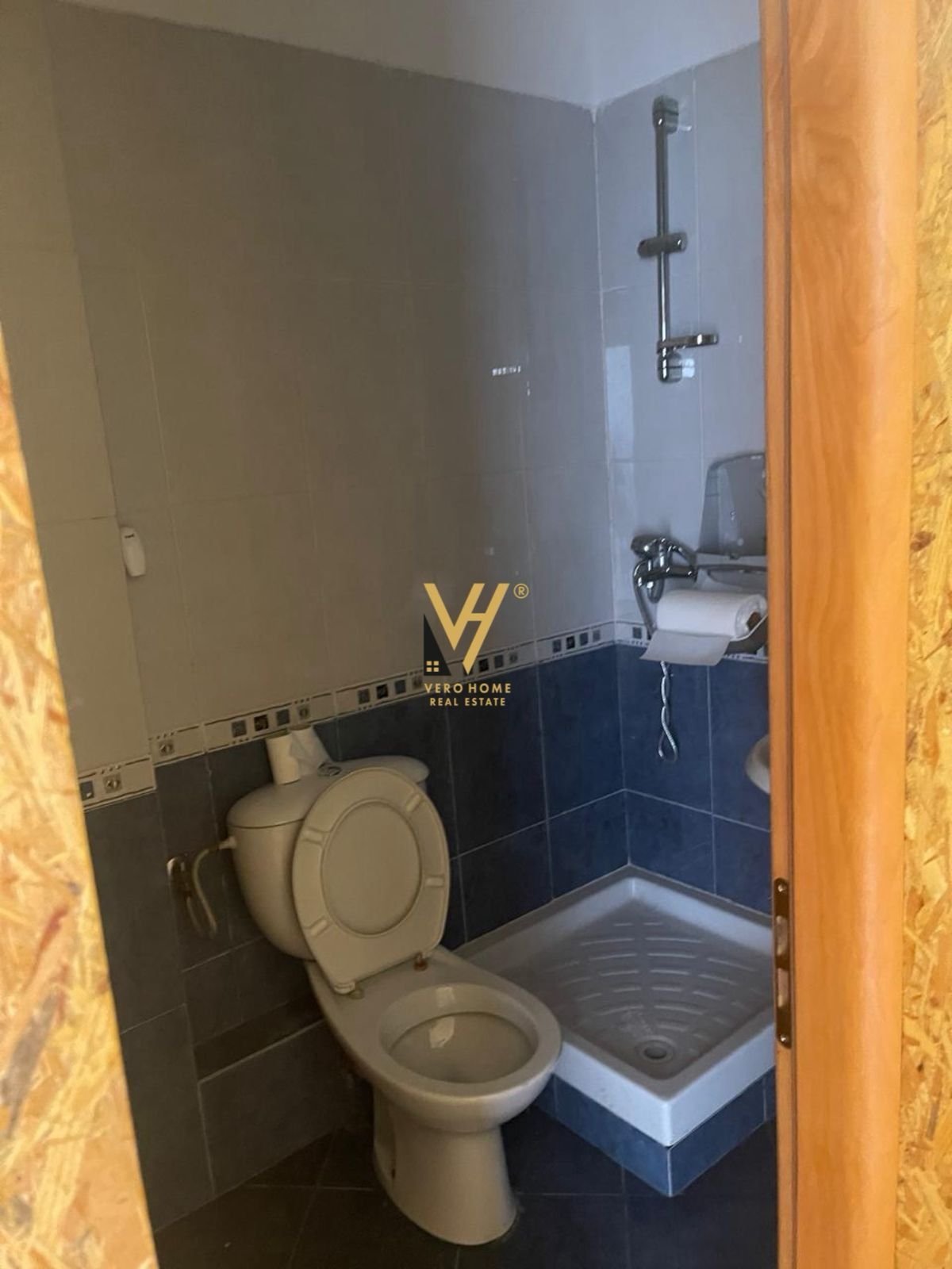 AMBIENT ME QERA NE MYSLYM SHYR 1.100 EURO