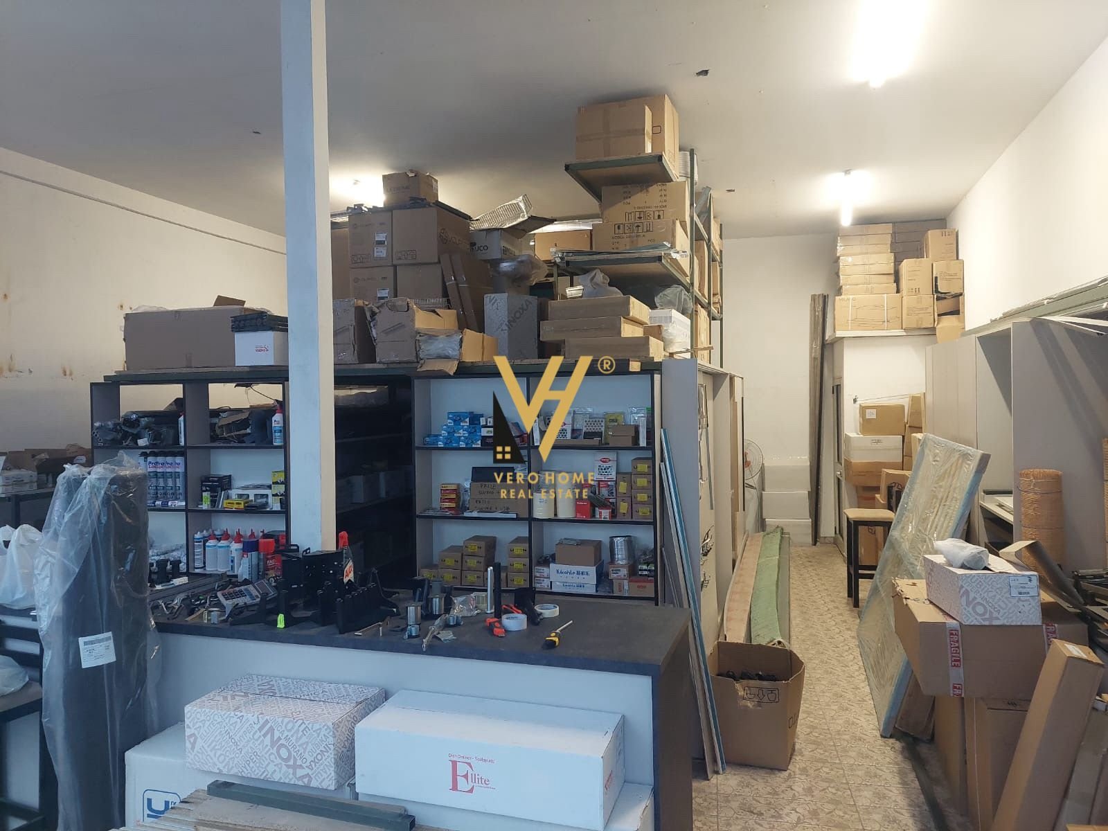 DYQAN 85 M2 ME QERA TE UNAZA E RE 1.000 EURO