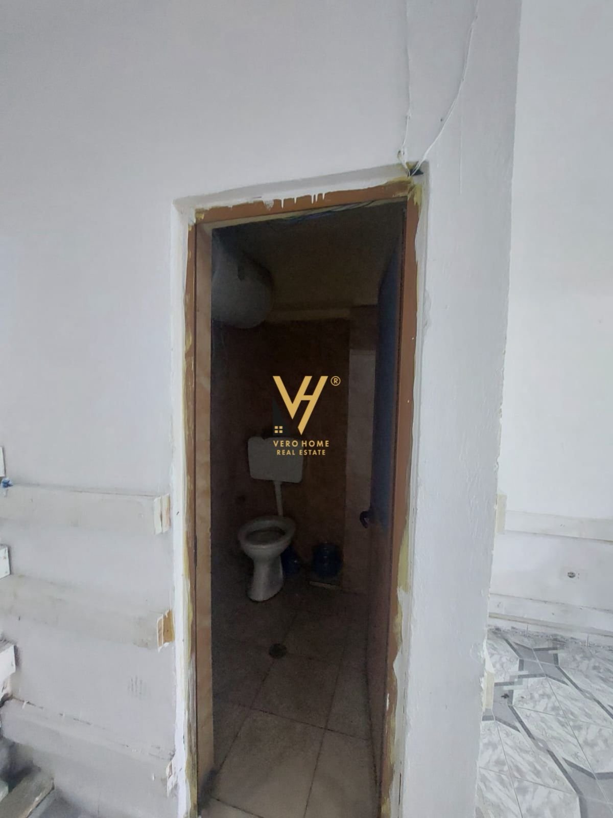 DYQAN 50 M2 TE 5 MAJI 100.000 EURO