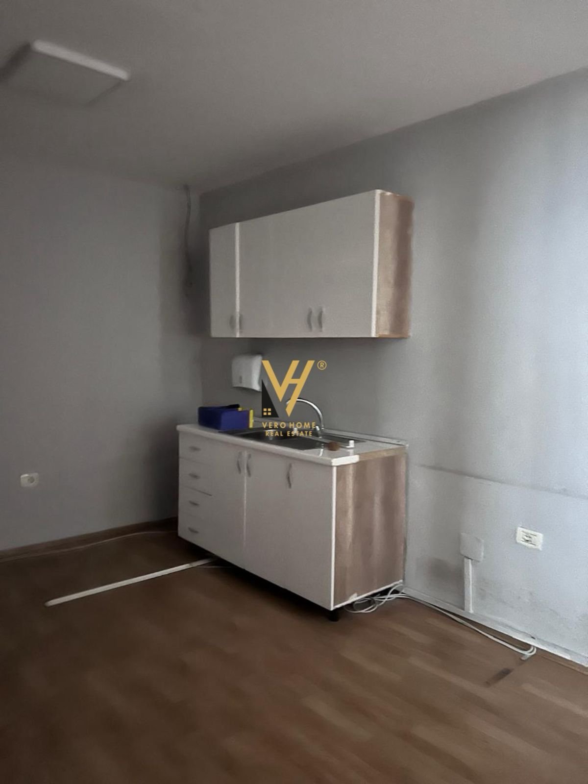 ZYRE 220 M2 ME QIRA NE BLLOK 2.000 EURO