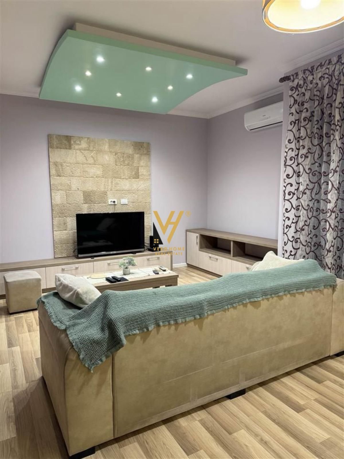 1+1+BLK ME QERA TE PAZARI I RI 650 EURO