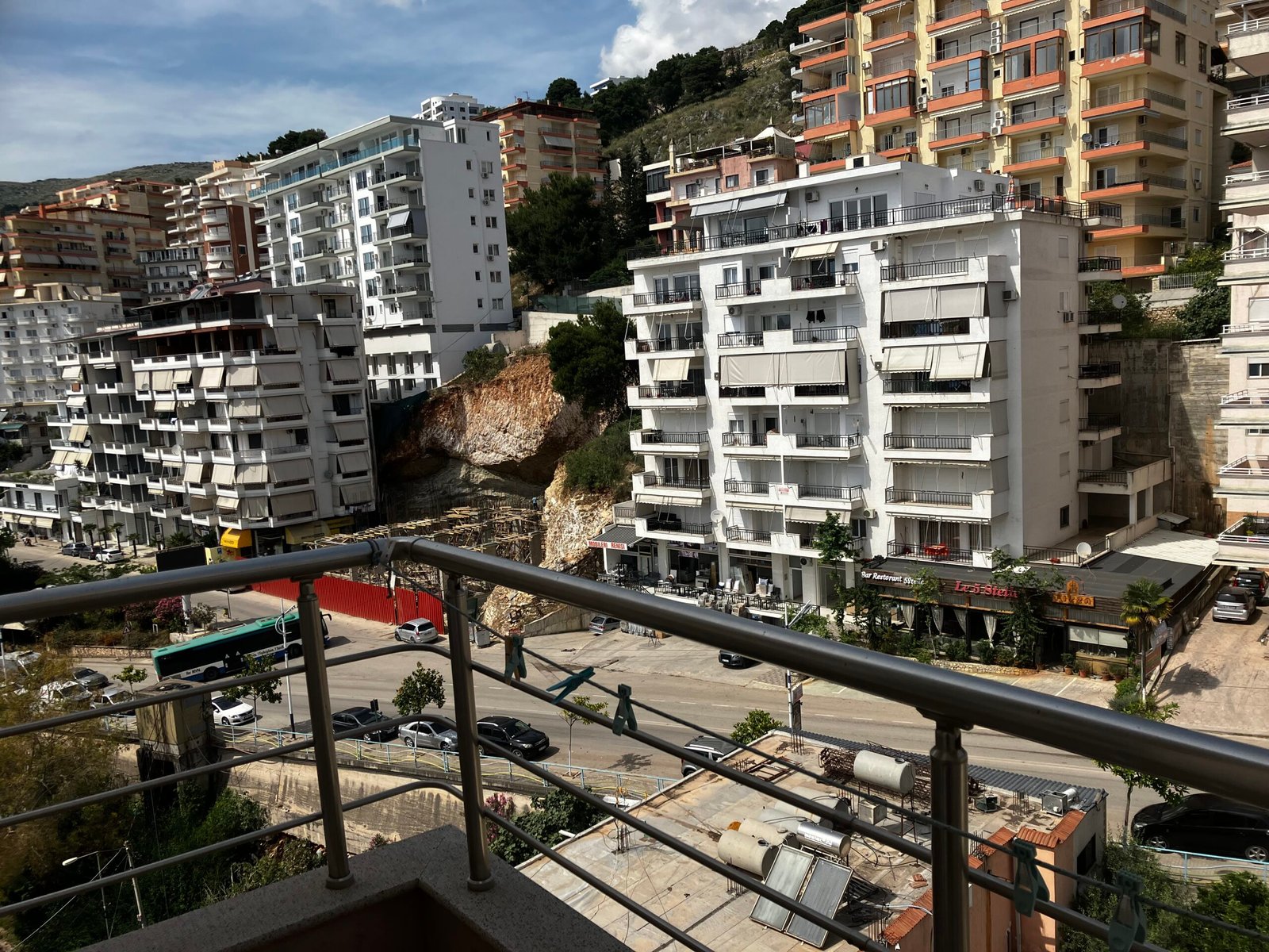 Apartament me qira në qendër të Sarandës