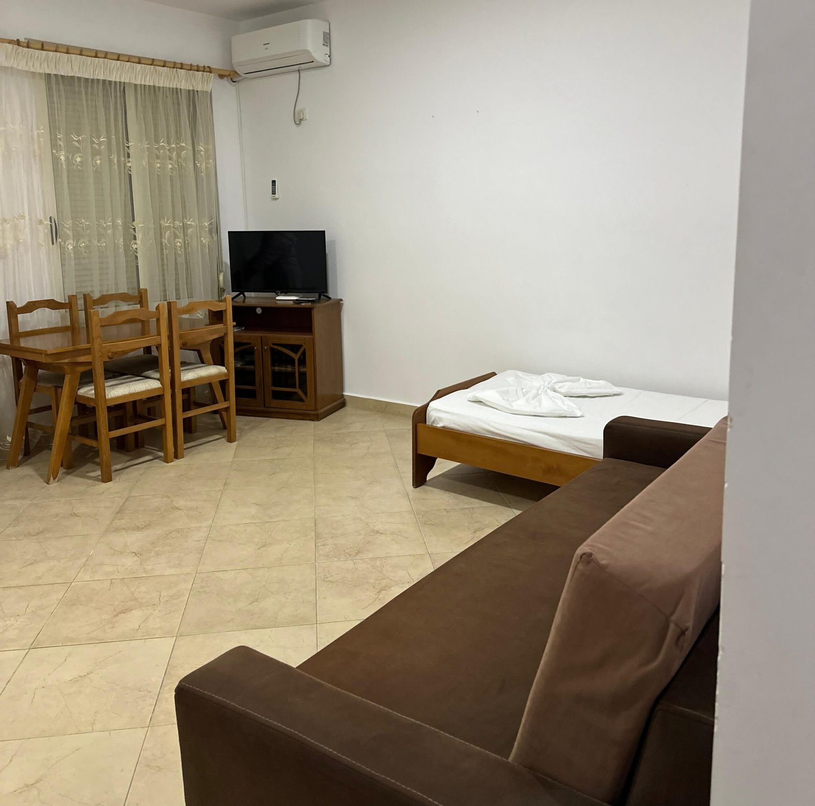 Apartament me qira në qendër të Sarandës