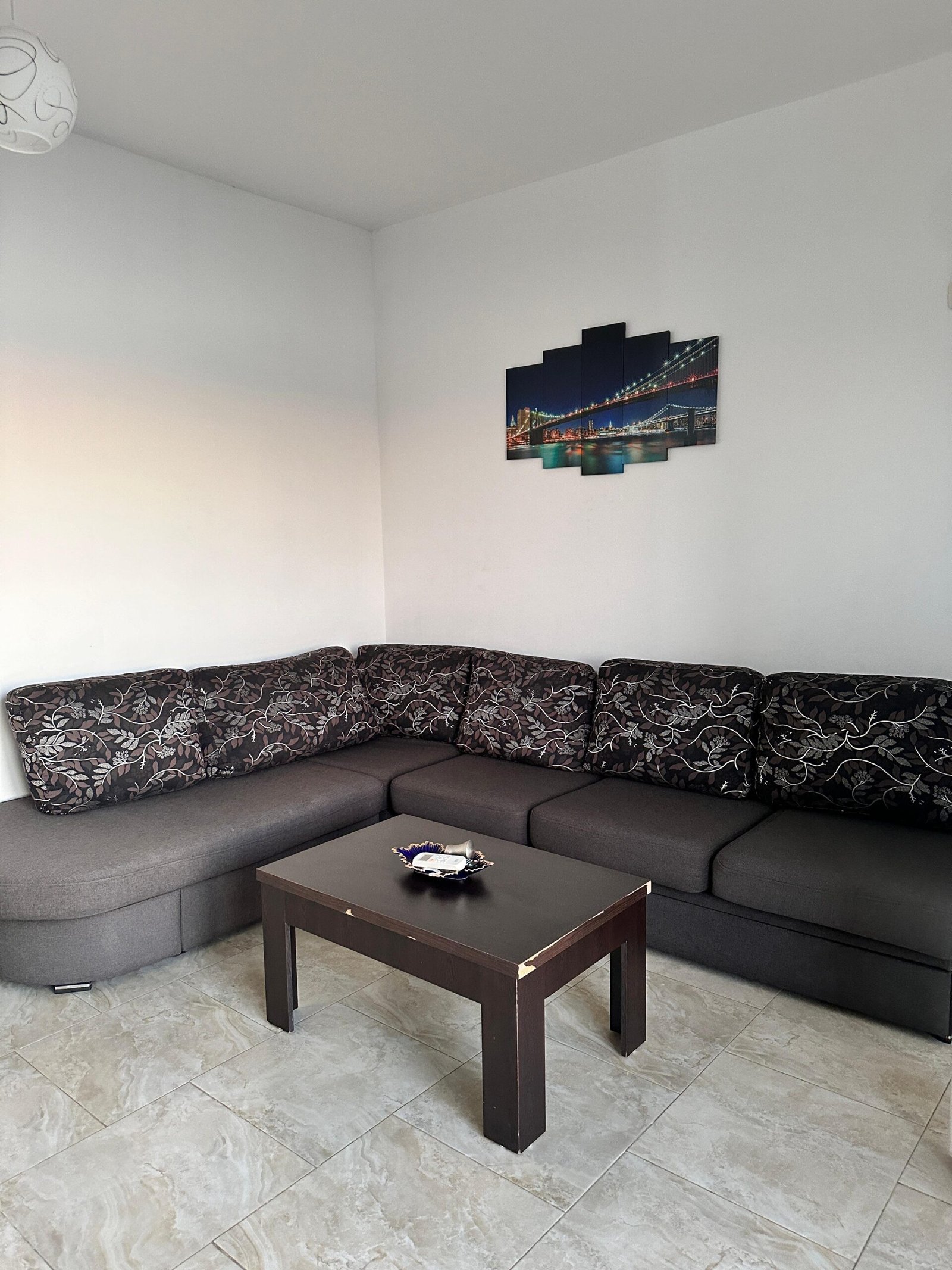 Apartament 2+1 me pamje fantastike nga deti