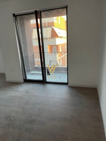 ZYRE 90 M2 ME QIRA TE MYSLYM SHYRI 1.000 EURO