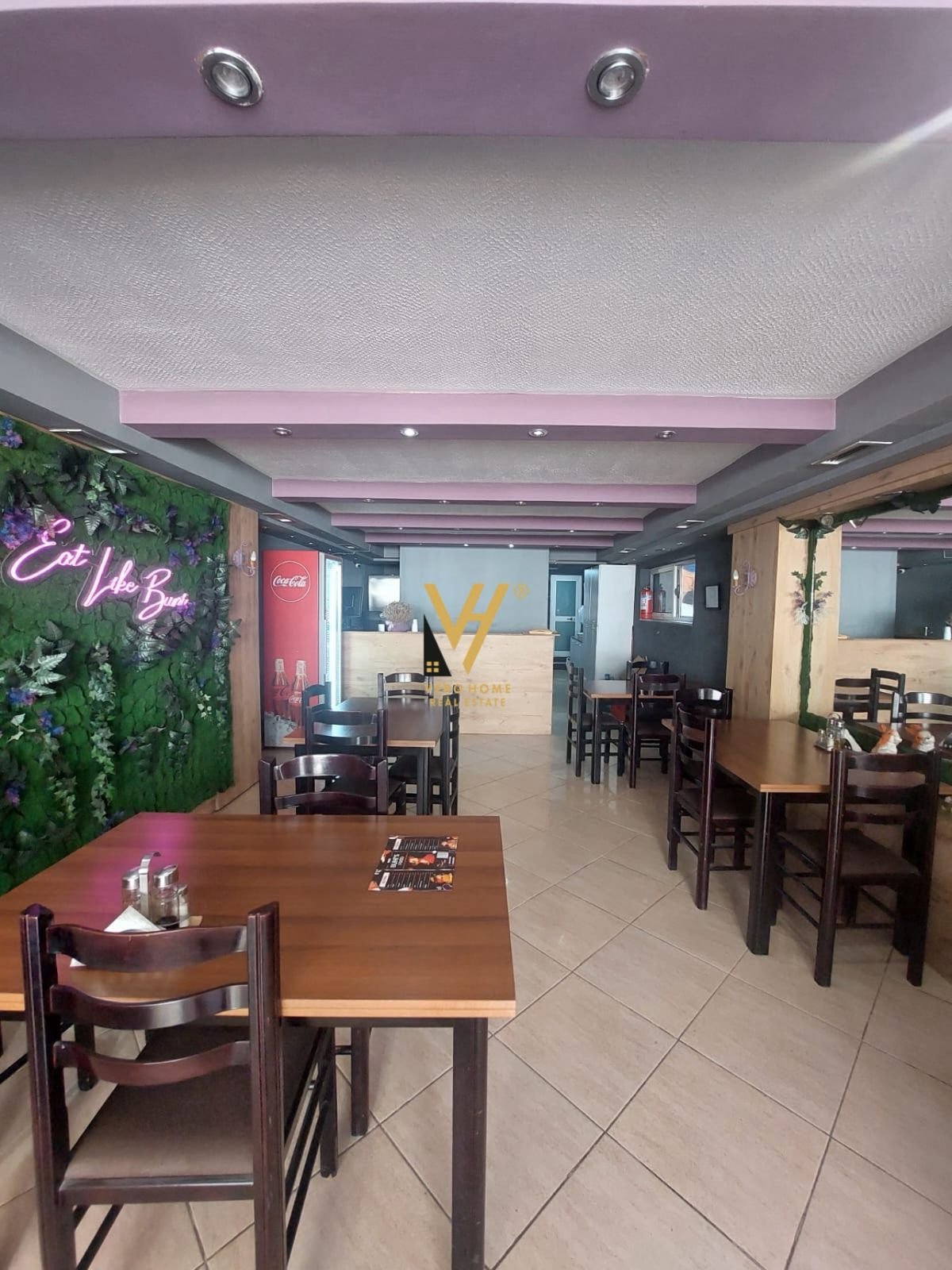 DYQAN 70 M2 ME QERA TE KODRA E DIELLIT 70.000 LEKE