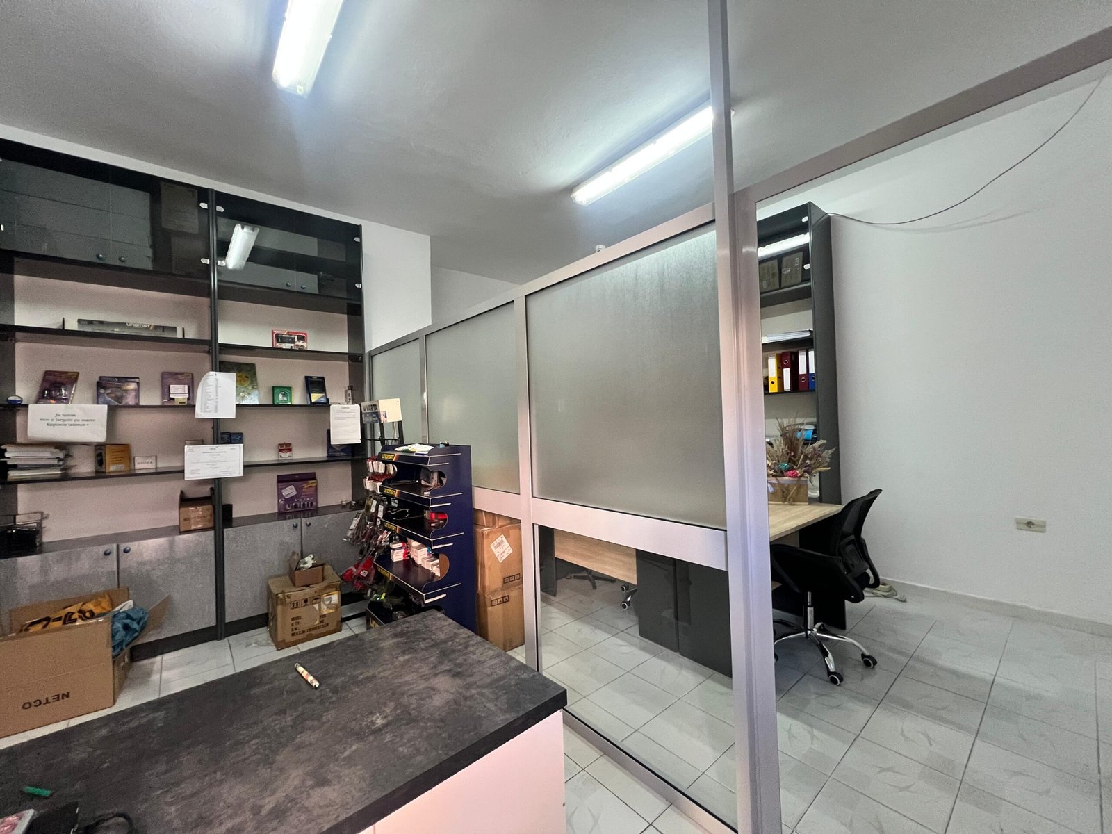 Jepet me qira Ambient Biznesi, “Rruga e Kavajes”,