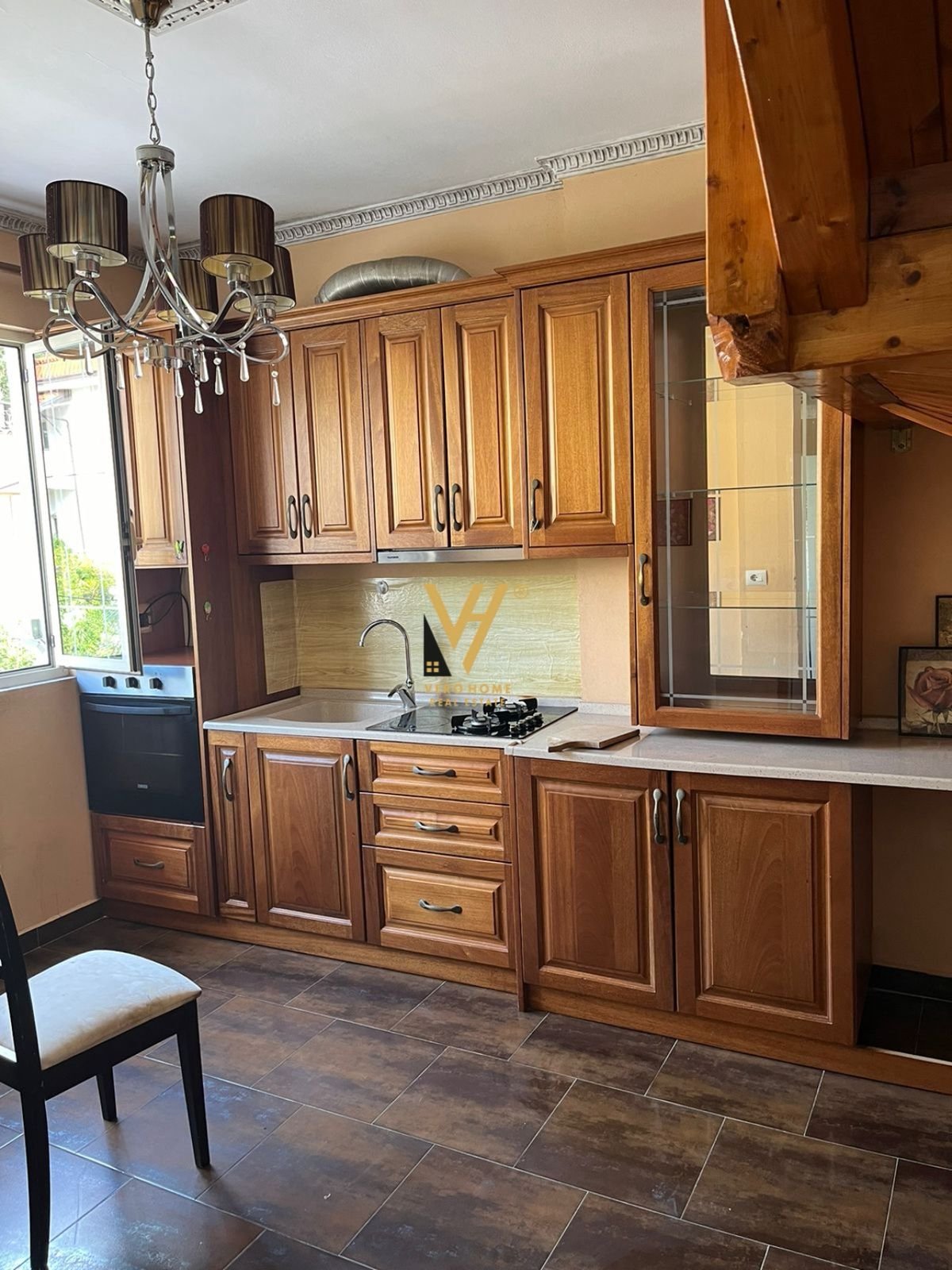 4+1+2 ME QIRA TE TREGU ELEKTRIK 55.000 LEKE