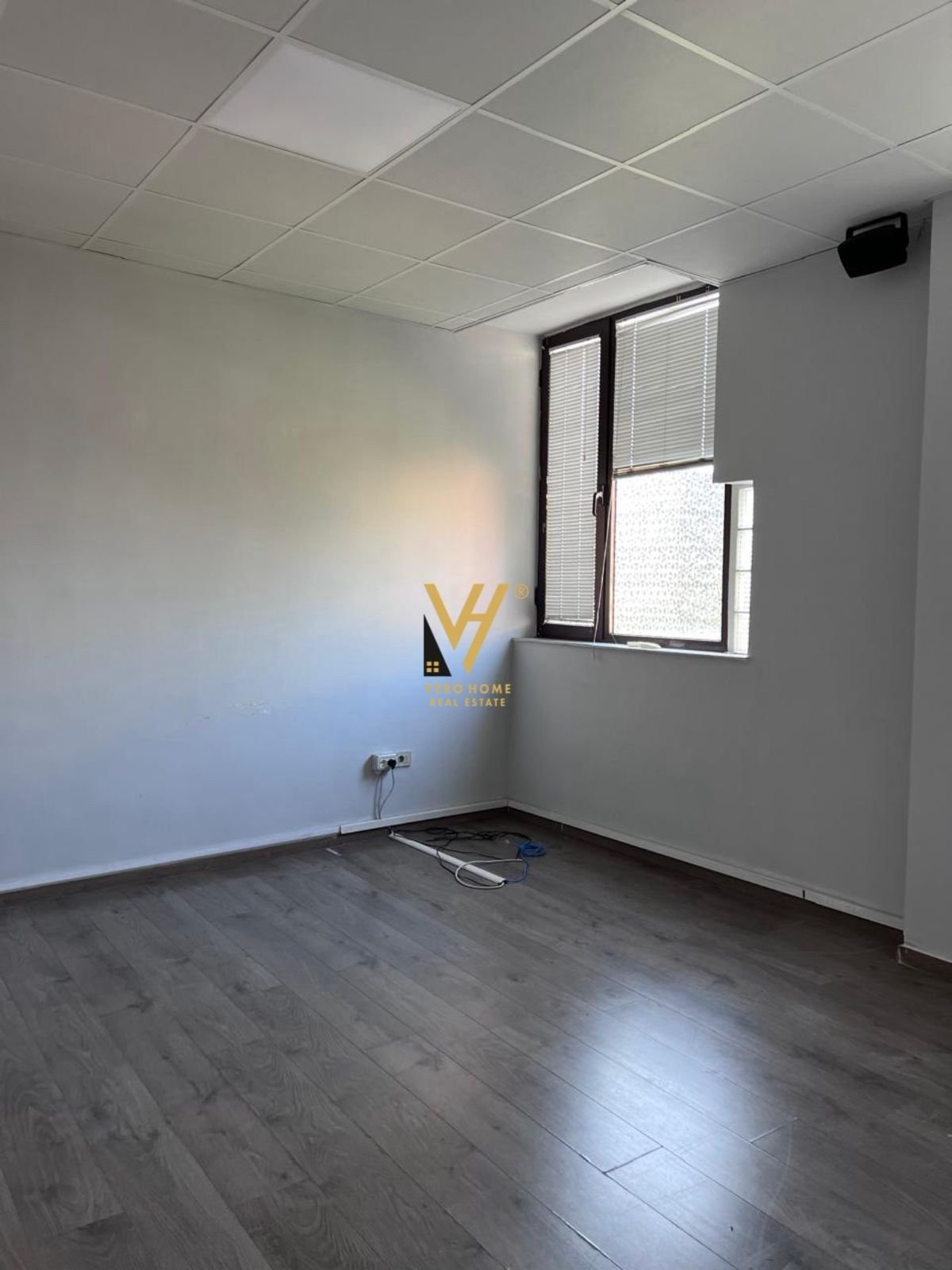 ZYRE 220 M2 ME QIRA NE BLLOK 2.000 EURO