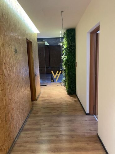 AMBIENT ME QERA NE MYSLYM SHYR 1.100 EURO