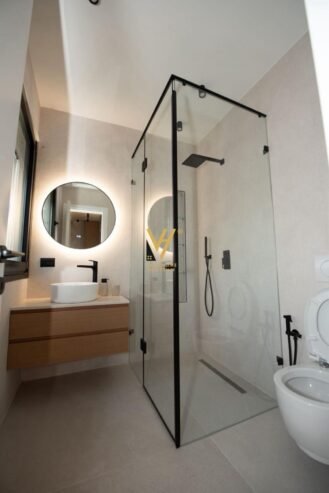 1+1 & STUDIO NE LUNGOMARE, VLORE 330.000 EURO