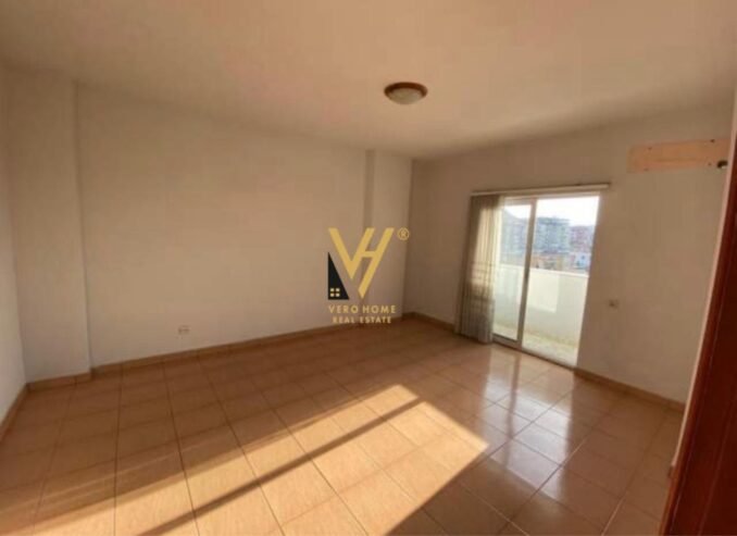2+1+BLK ME QIRA TE KOMUNA E PARISIT 450 EURO