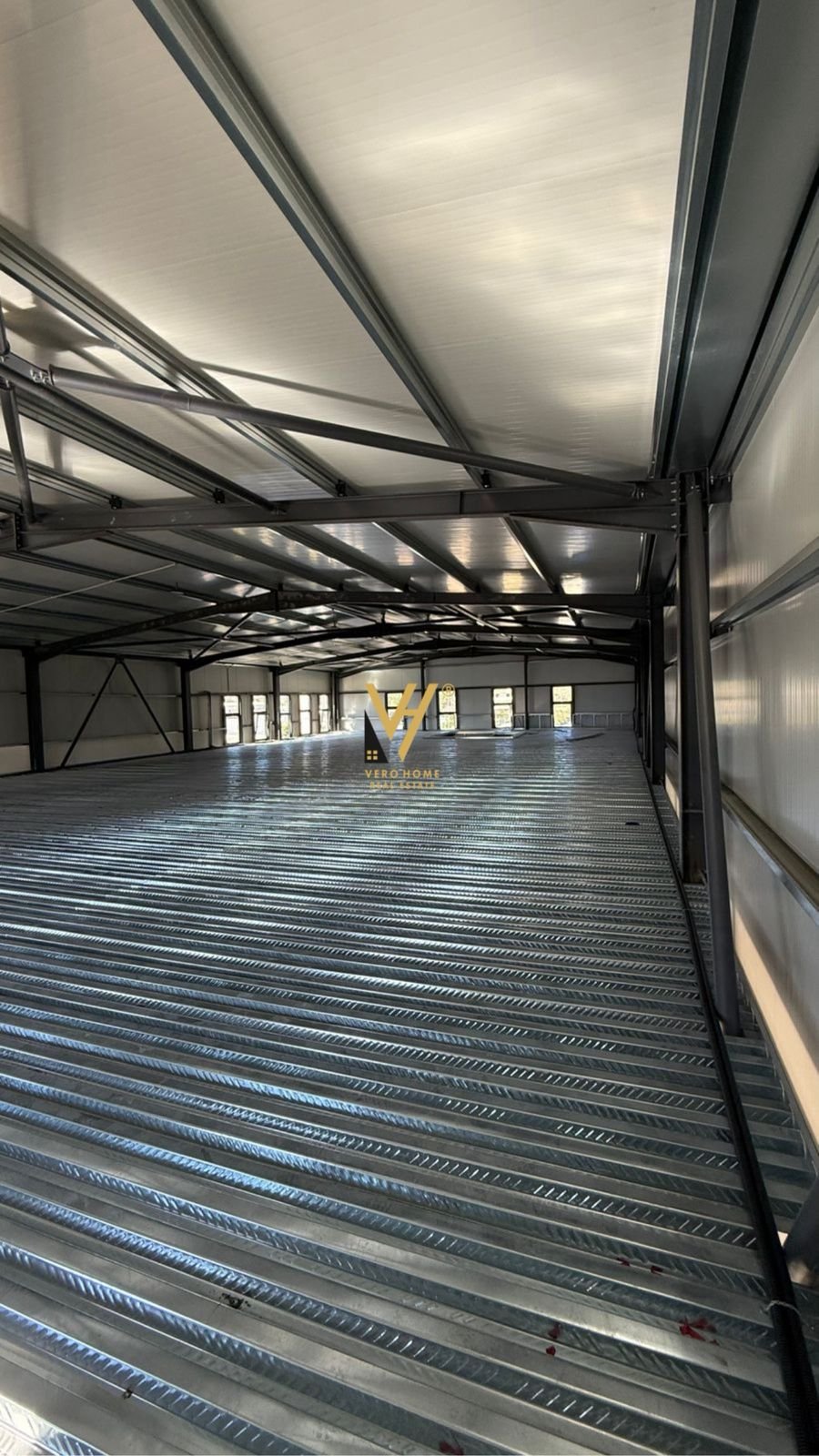 KAPANON 1.000 M2 ME QERA NE LAKNAS 4.000 EURO