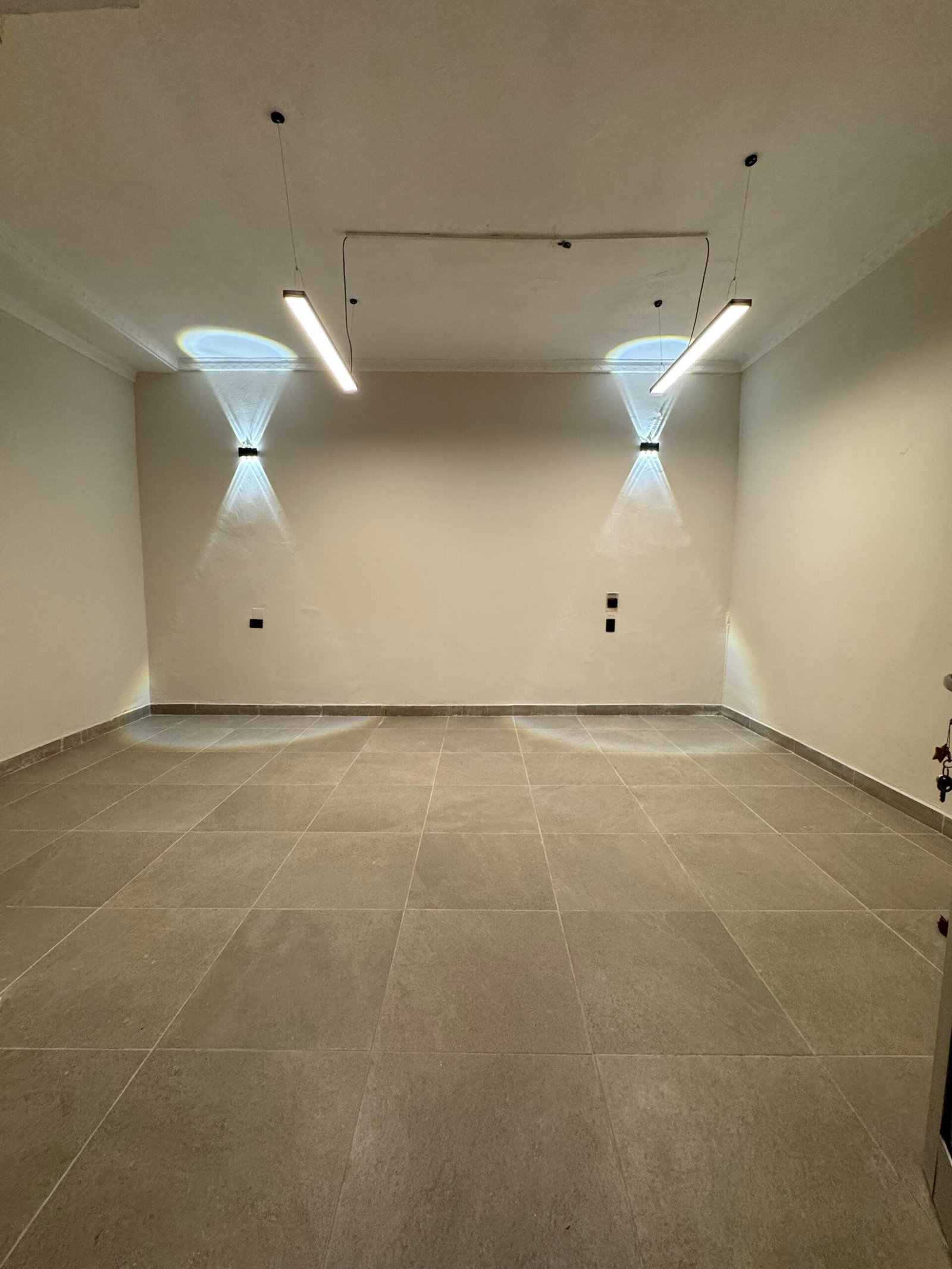 Dyqan me qera, 30m2, Rruga Irfan Tomini, Tirane