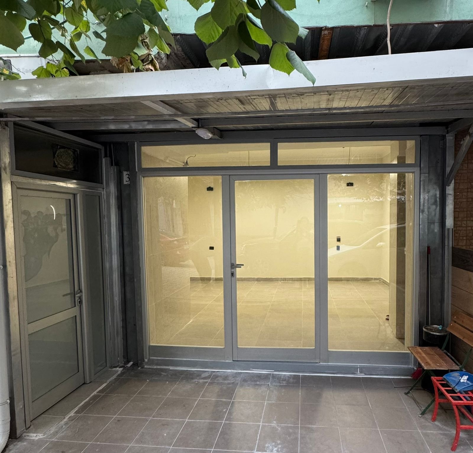 Dyqan me qera, 30m2, Rruga Irfan Tomini, Tirane