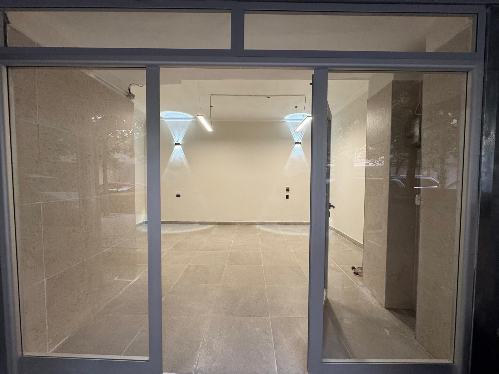 Dyqan me qera, 30m2, Rruga Irfan Tomini, Tirane