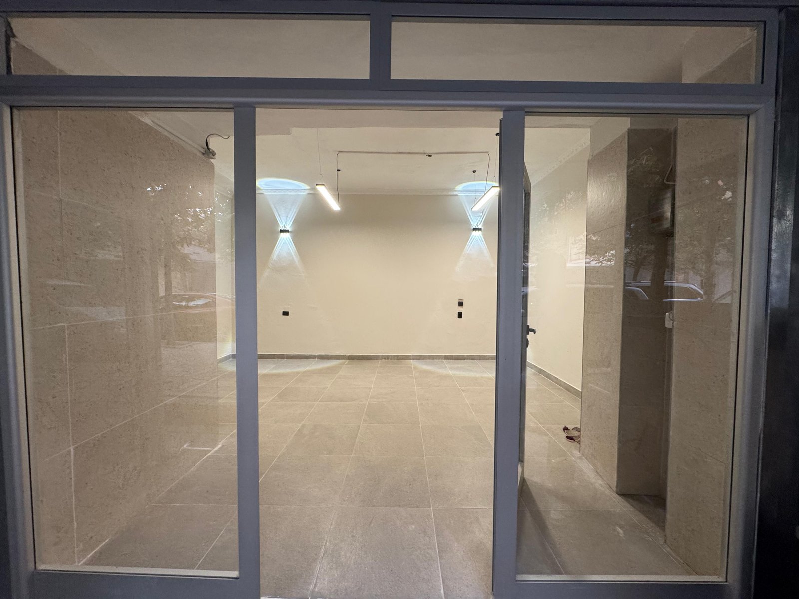 Dyqan me qera, 30m2, Rruga Irfan Tomini, Tirane