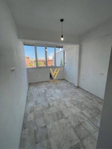 AMBIENT BIZNESI 90 M2 ME QERA TE SELVIA 900 EURO