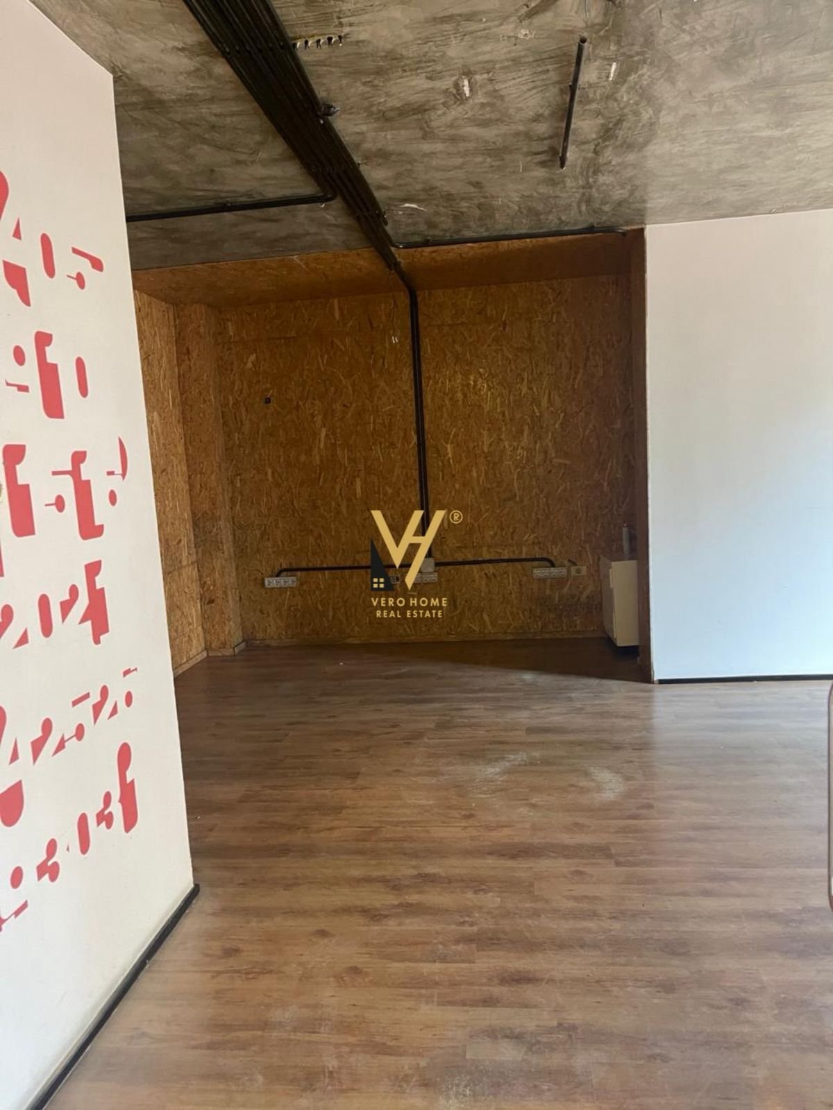 AMBIENT ME QERA NE MYSLYM SHYR 1.100 EURO