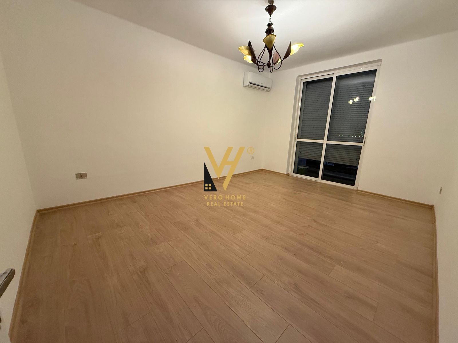 ZYRE 60 M2 ME QIRA TE ISH BLLOKU 700 EURO