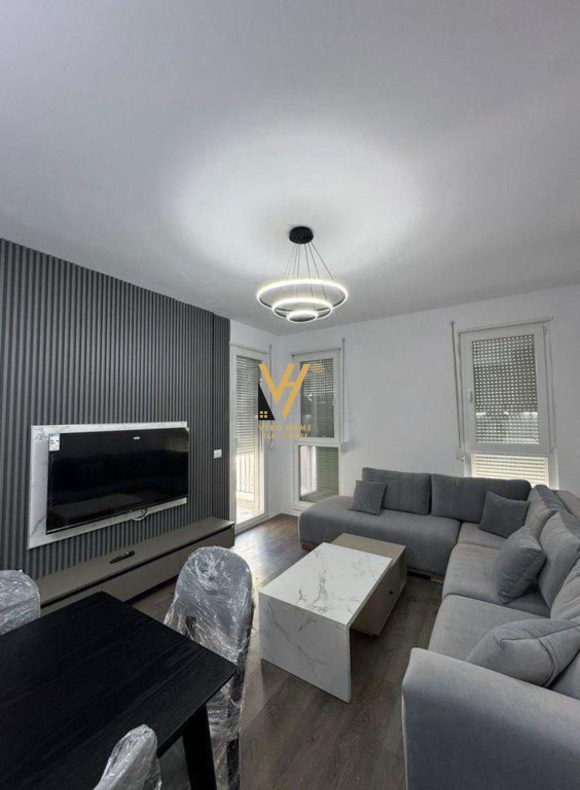 2+1+2+BLK ME QERA TEK UNIVERS CITY 600 EURO