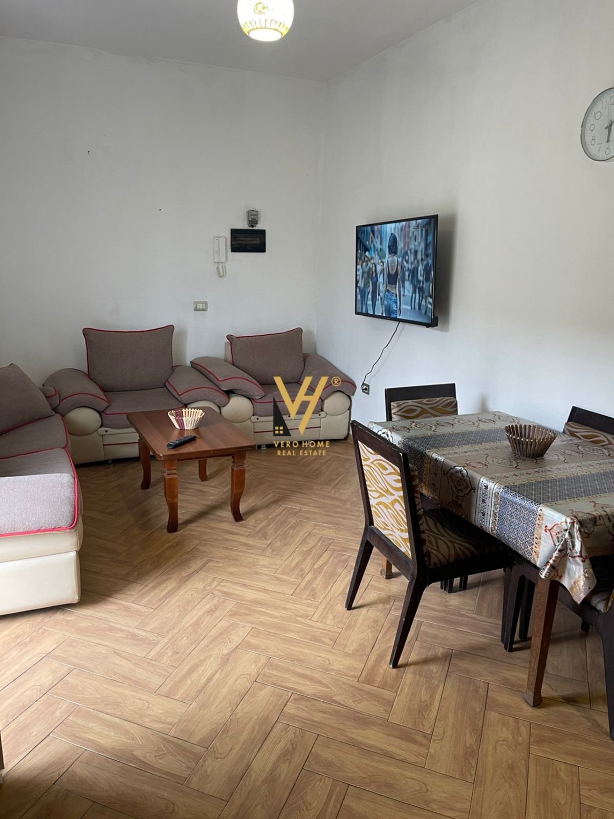 JEPET HYRJE 2+1 ME QERA NE DON BOSKO 450 EURO