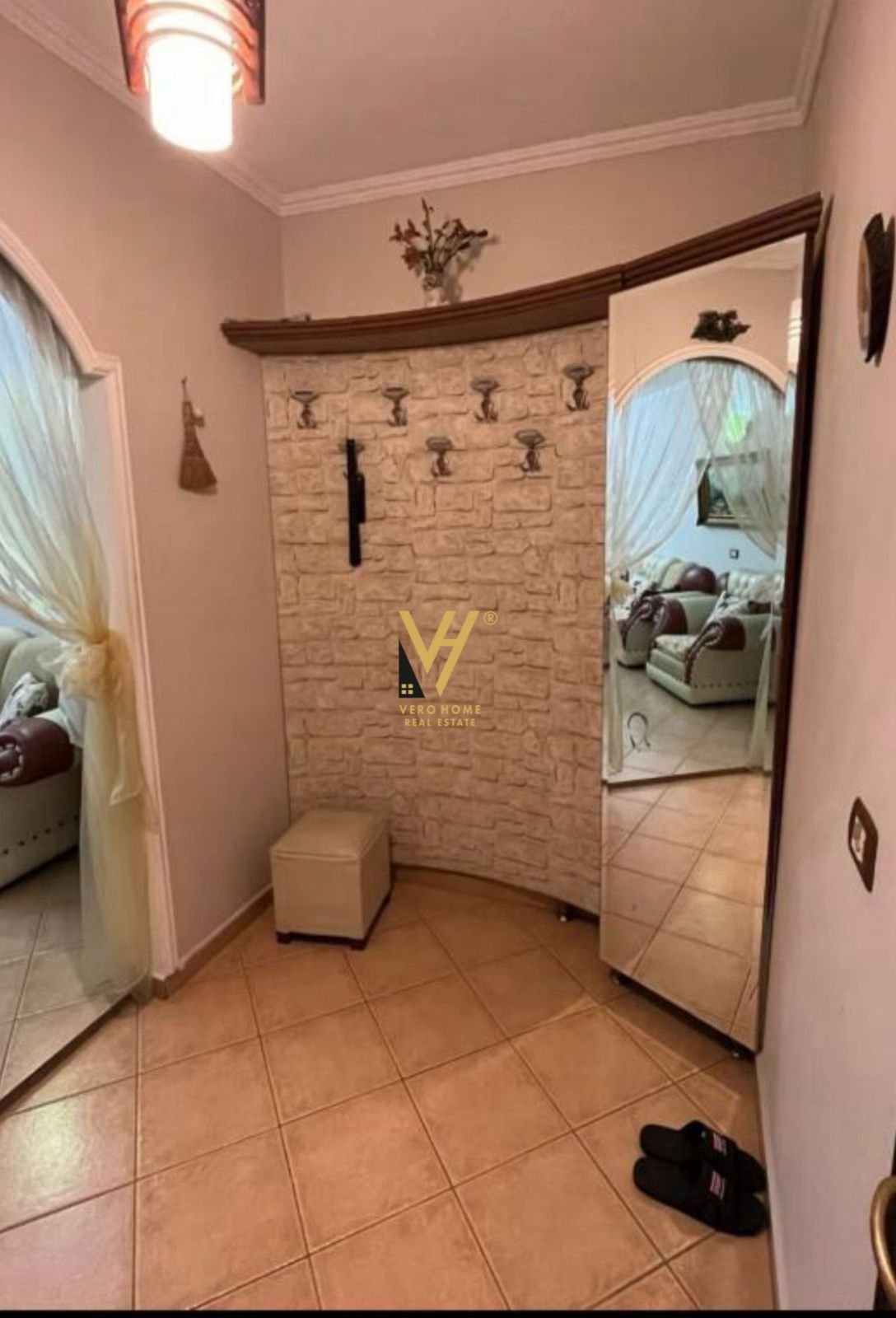 2+1 ME QERA TE RRUGA NAIM FRASHERI 70.000 LEKE