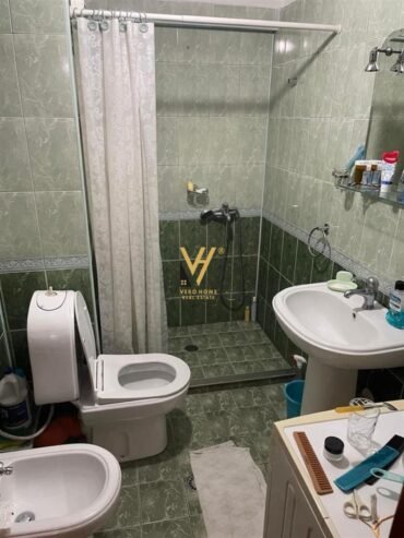 APARTAMENT 2+1 ME QERA TEK SHKOLLA E KUQE 600 EURO