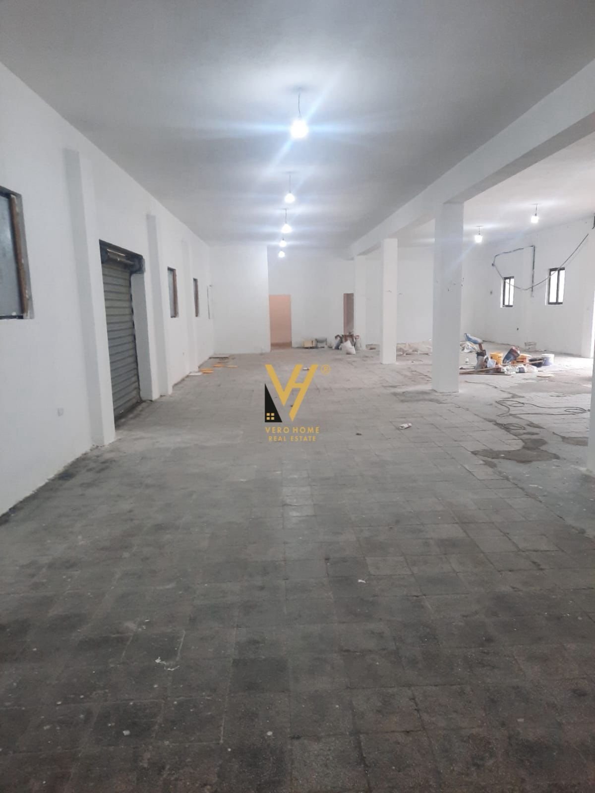 MAGAZINE 306 M2 TE KAFJA E RREMES 150.000 LEKE