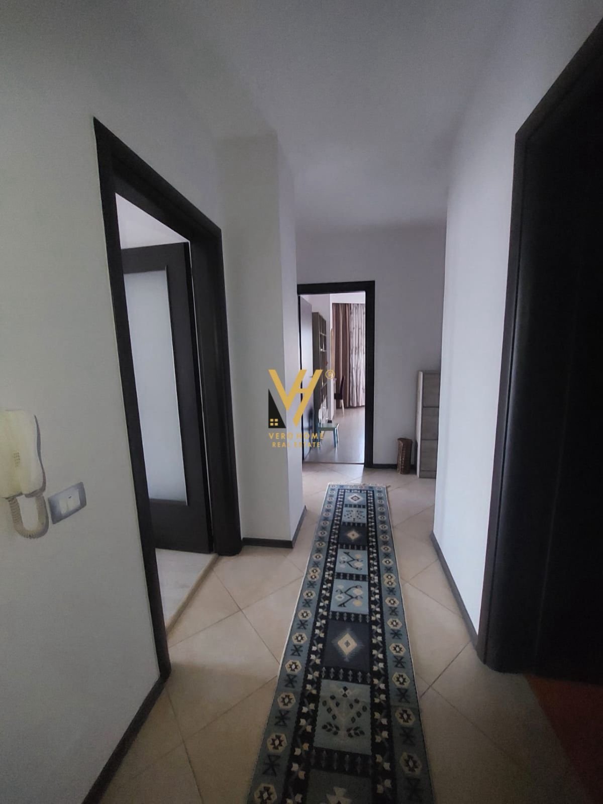 2+1+2+3BLK ME QERA TE ATSH 1.000 EURO