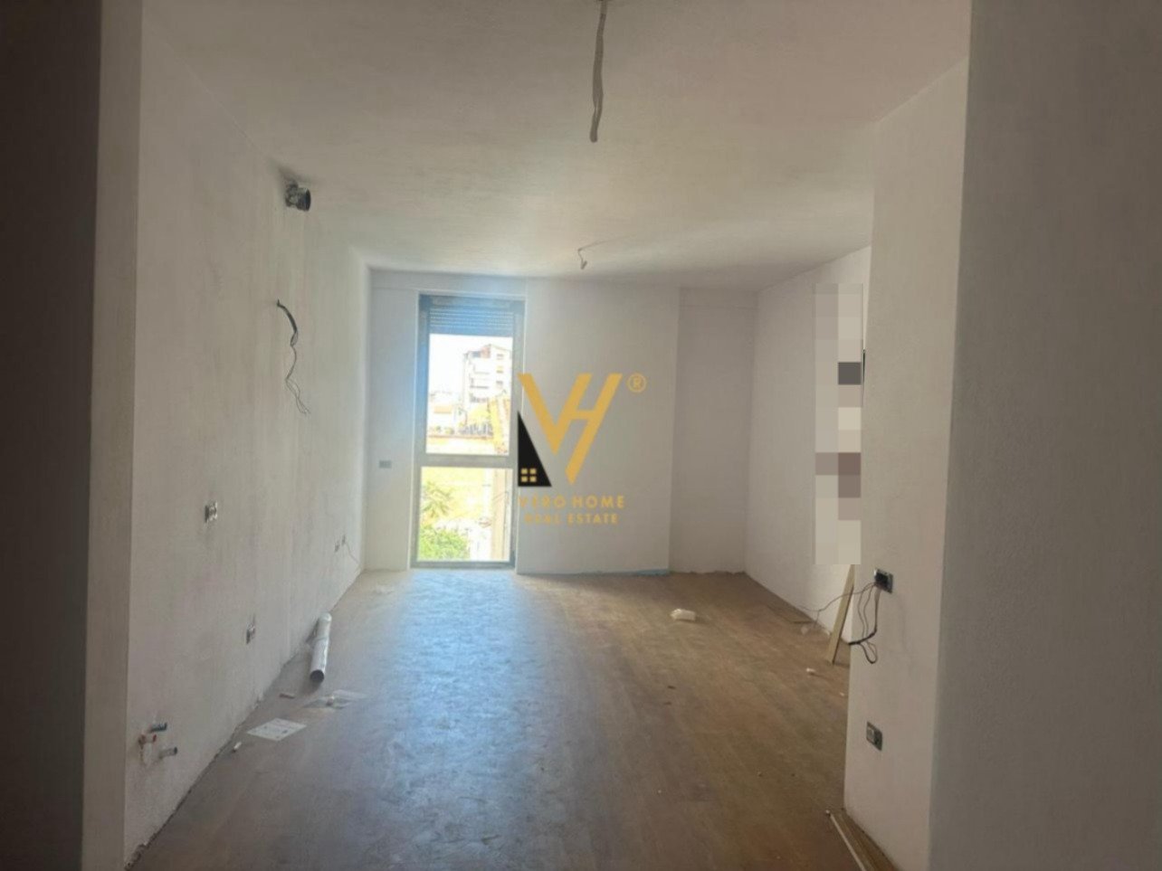 ZYRE 56 M2 ME QERA TE SHKOLLA E KUQE 550 EURO