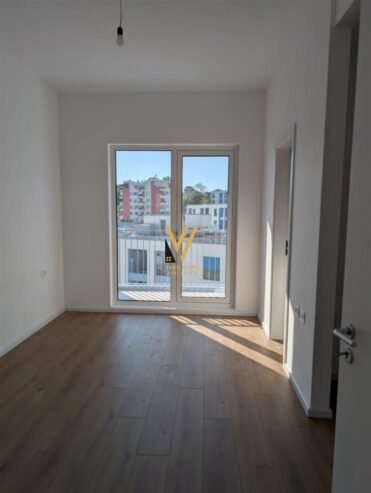 2+1+BLK ME QERA TE REZ OXA 550 EURO
